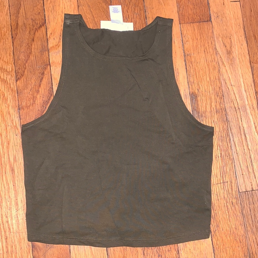 Basic olive green crop top tank.